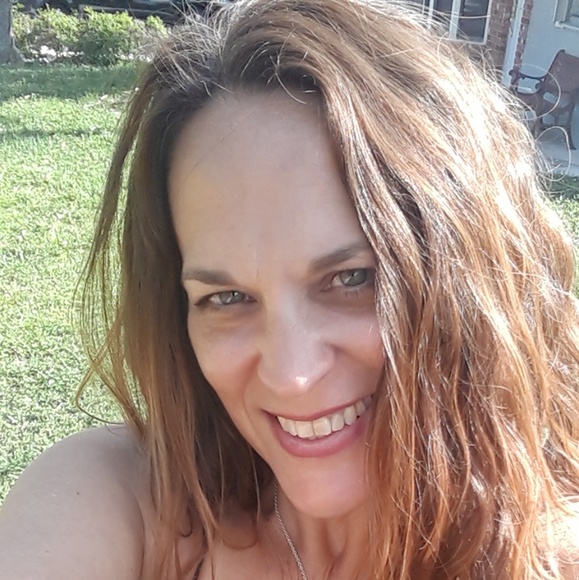 Meet your Posher, Carolyn - Picture 1 of 1